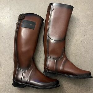 Burberry rubber rain boots